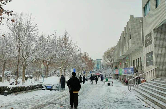 贝博空气能热泵一机多用，守护学校师生温暖